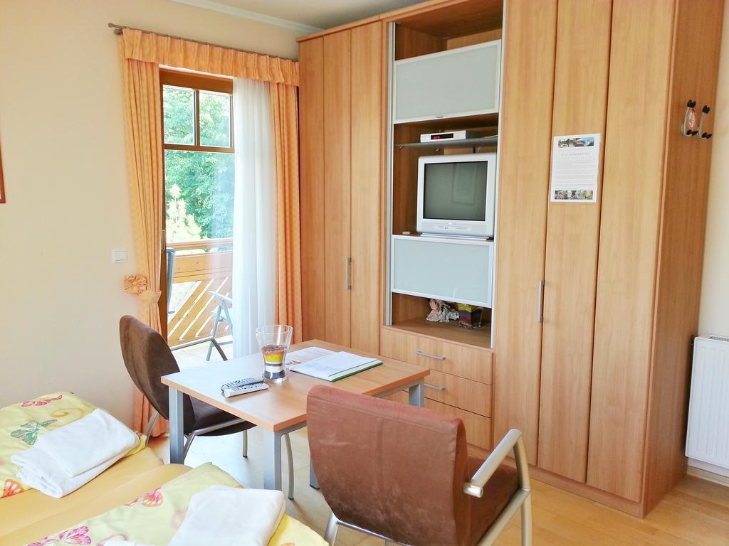 Gastehaus Zur Schonen Aussicht Bed & Breakfast Spitz an der Donau Room photo
