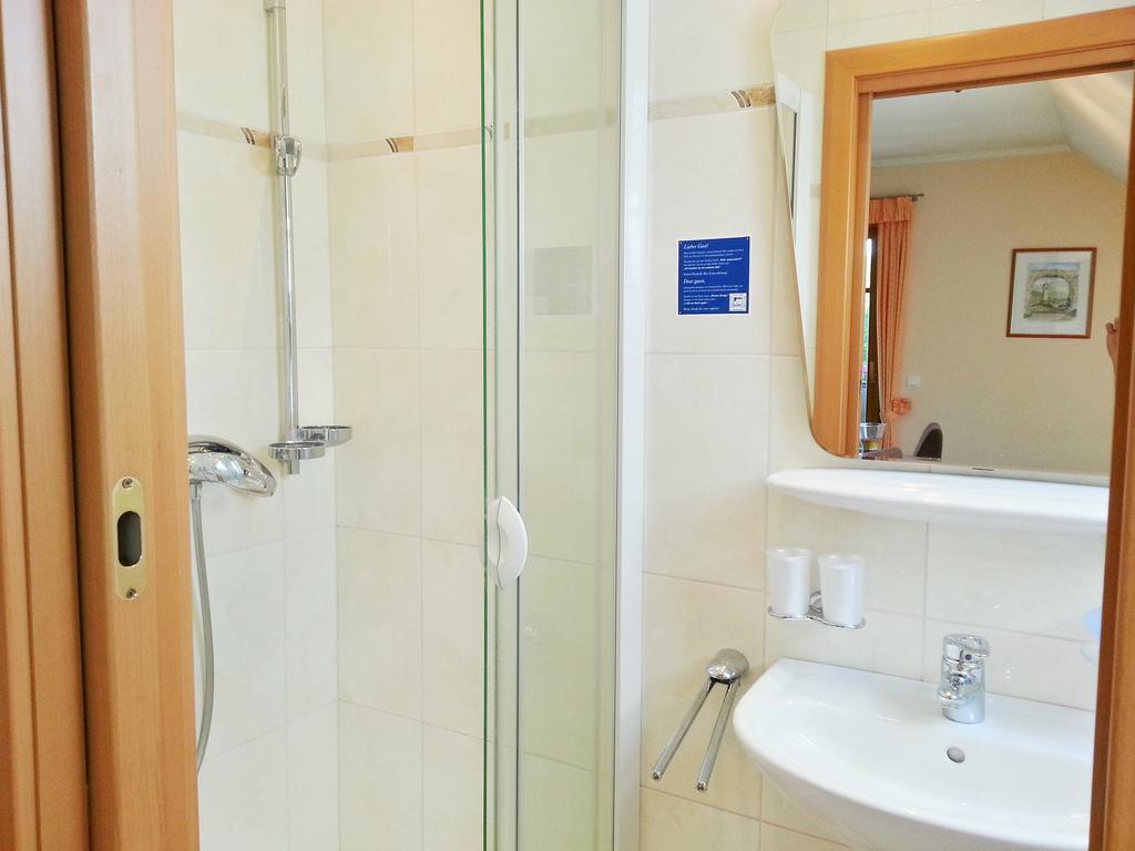 Gastehaus Zur Schonen Aussicht Bed & Breakfast Spitz an der Donau Room photo
