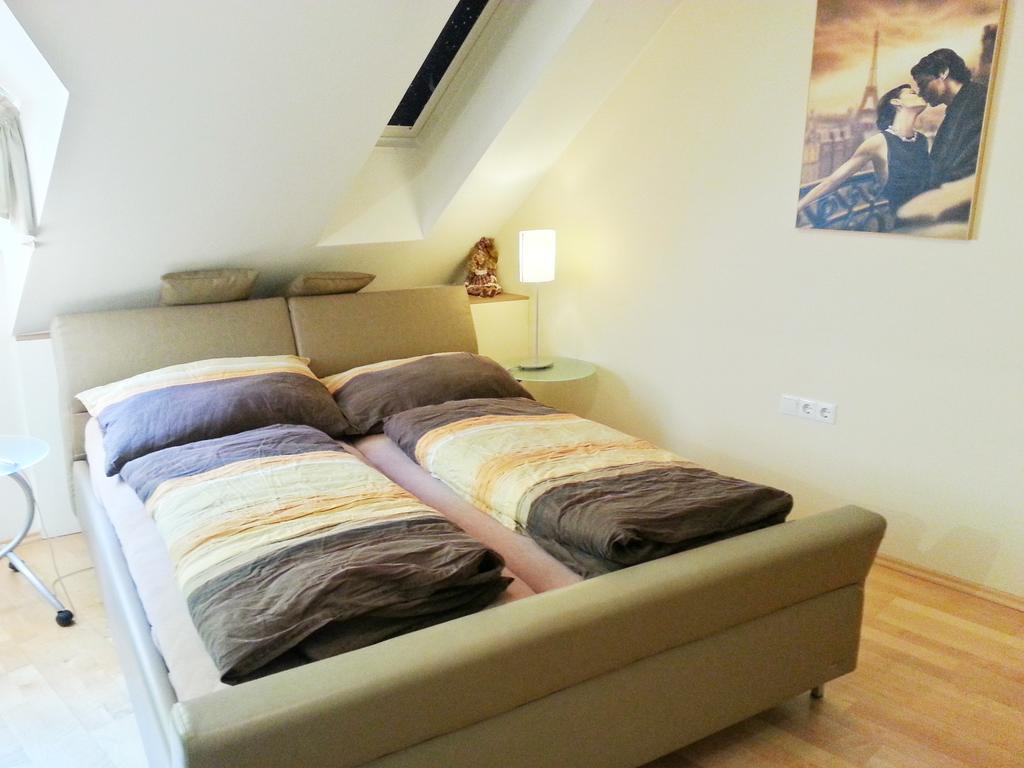 Gastehaus Zur Schonen Aussicht Bed & Breakfast Spitz an der Donau Room photo